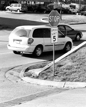 speedlimit.jpg (28,889 bytes) 01032004 300x373